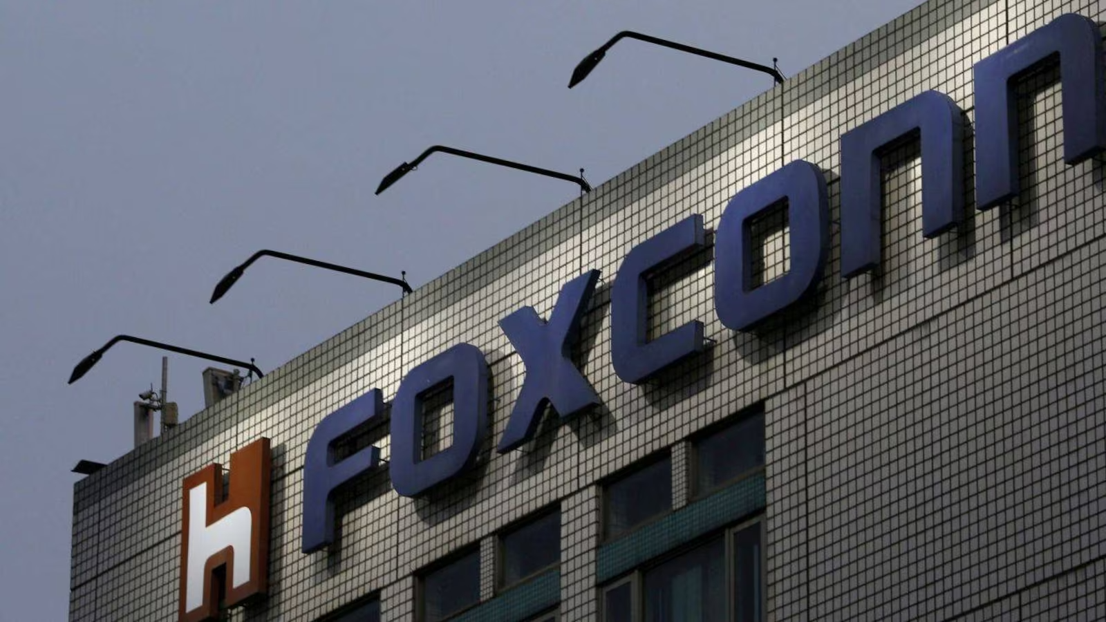 Foxconn Submits Application To Build Semiconductor Fab in India